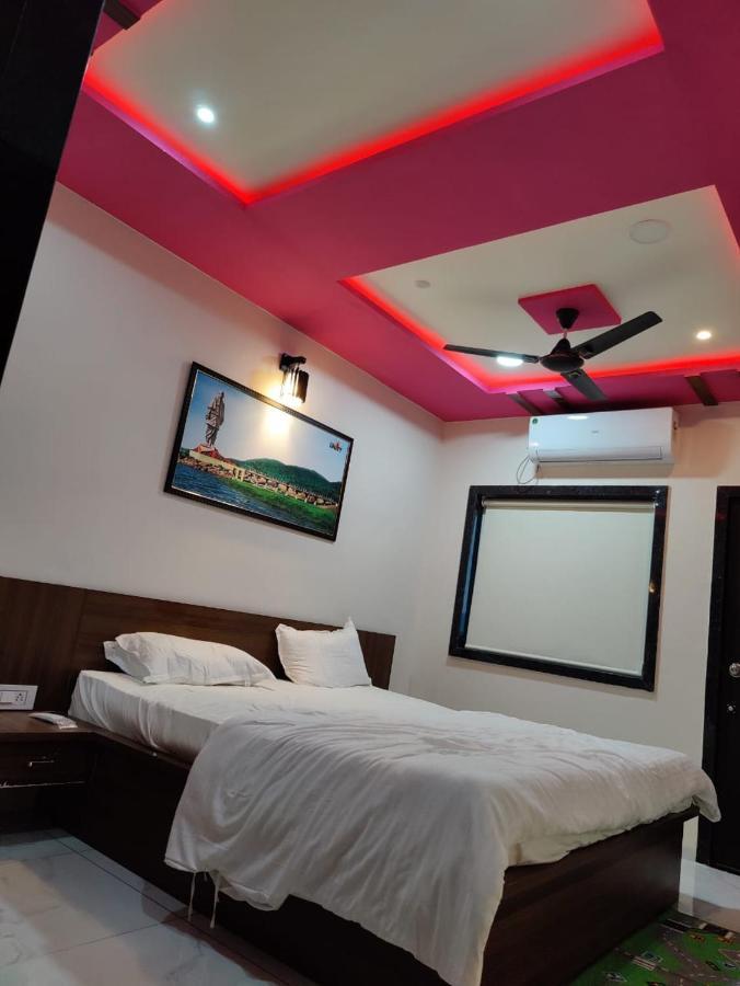 Hotel Sardar Rooms Garudeshwar Exteriör bild