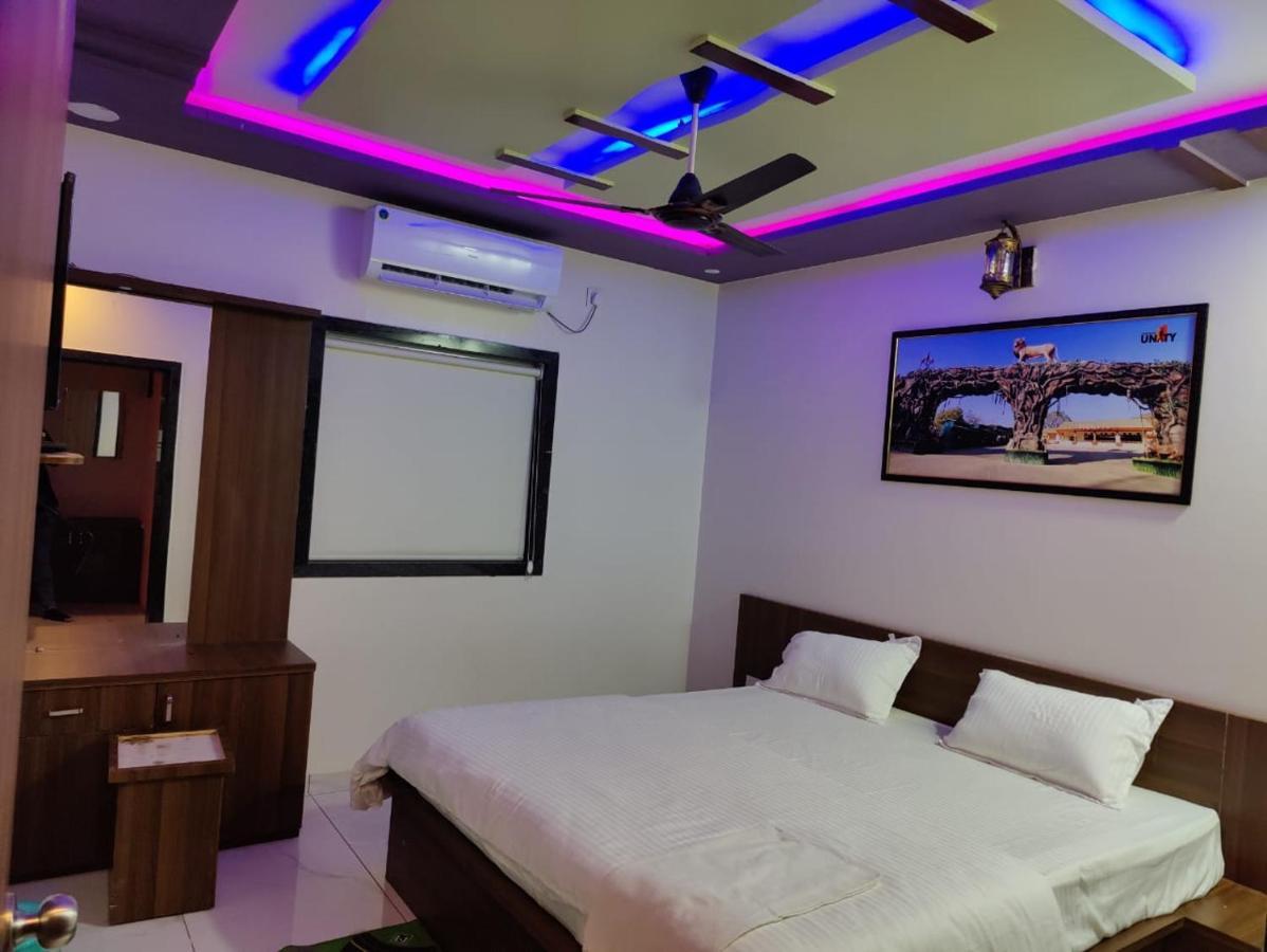 Hotel Sardar Rooms Garudeshwar Exteriör bild