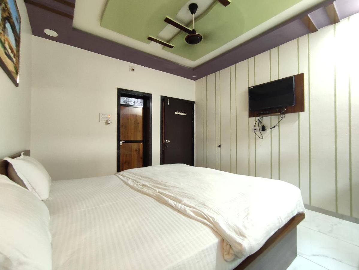 Hotel Sardar Rooms Garudeshwar Exteriör bild