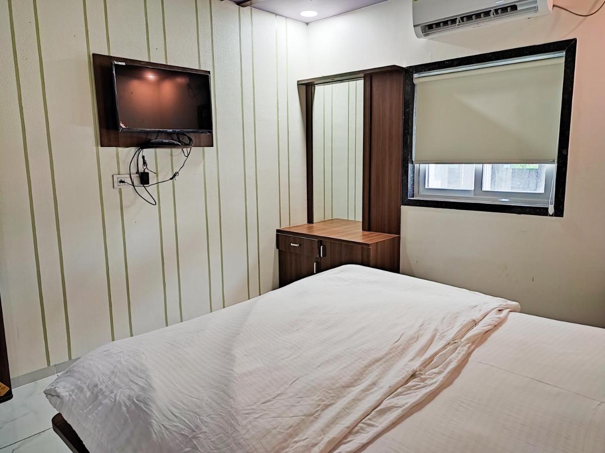 Hotel Sardar Rooms Garudeshwar Exteriör bild