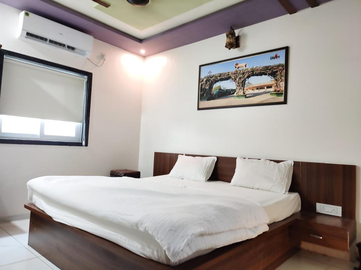 Hotel Sardar Rooms Garudeshwar Exteriör bild